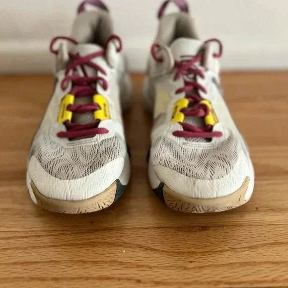 Nike Giannis Immortality 2 Youth Sail Rattan DM0825-100 Shoes/Sneakers Size 4 - Picture 2 of 7